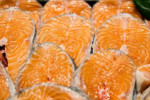 Vela ingrosso commercio prodotti ittici ristorazione vendita al dettaglio pescherie pesce azzurro mar ligure frutti di mare allevamento congelato